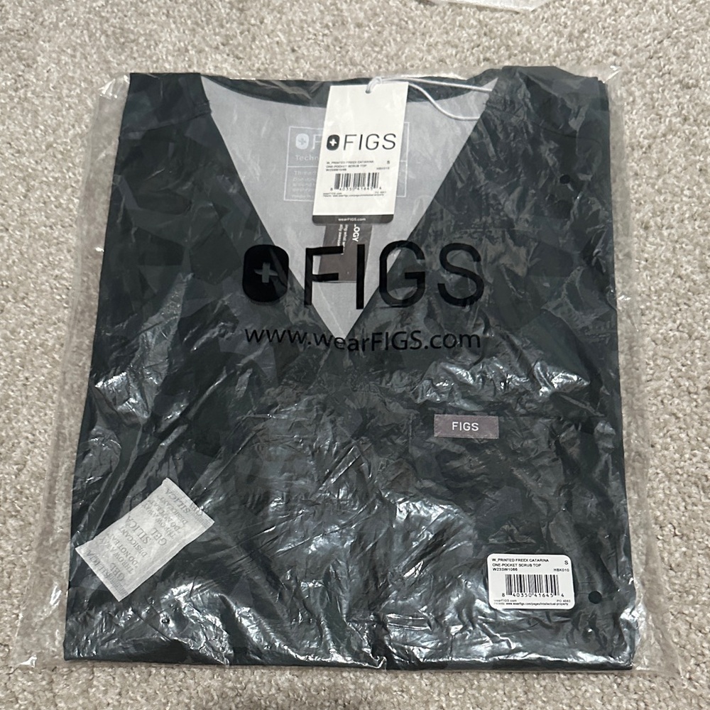 Figs Charcoal Scrub Top